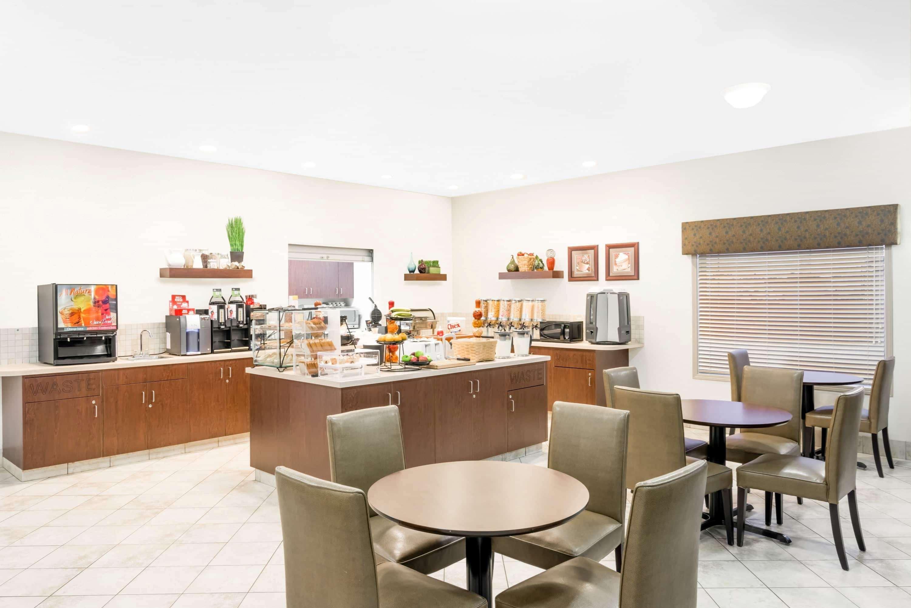 Ramada By Wyndham Hotel 3*