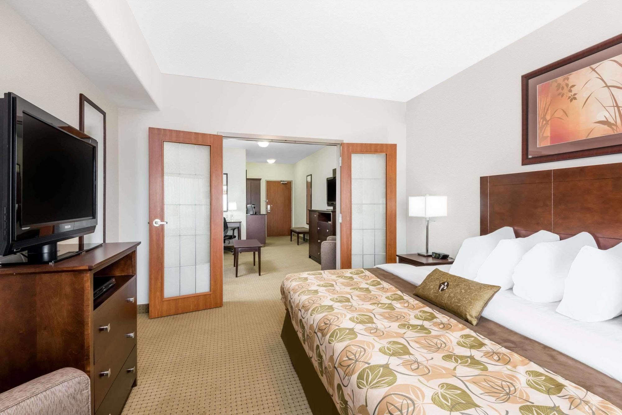 Ramada By Wyndham Hotel Olds