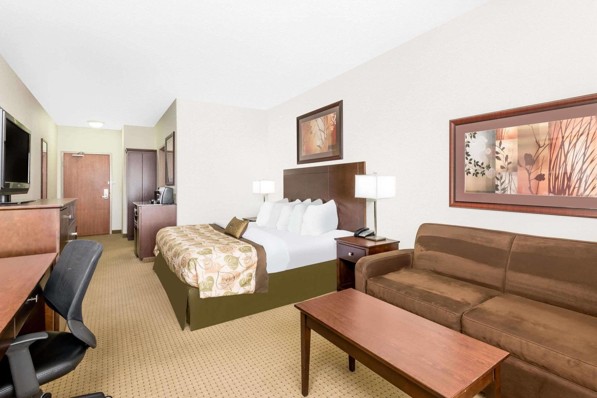 Ramada By Wyndham 3* Olds